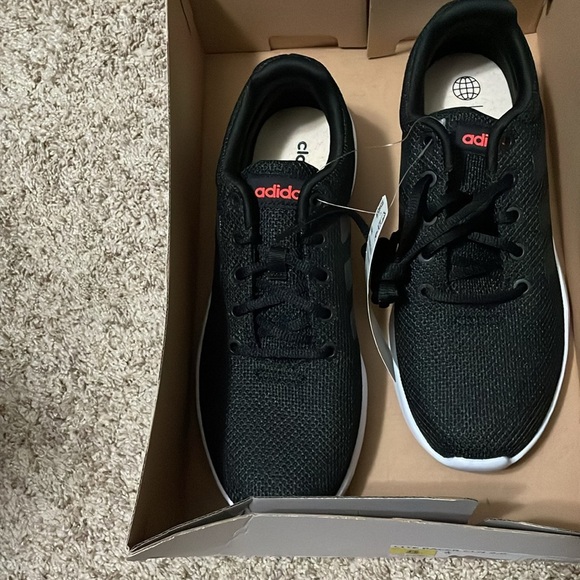 - Men’s adidas running shoes - Picture 4 of 5